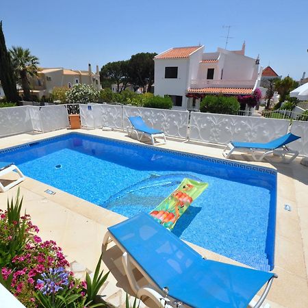 Well-Appointed Villa Is Situated In The Popular Resort Of Vilamoura Quarteira Dış mekan fotoğraf