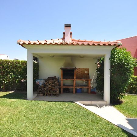 Well-Appointed Villa Is Situated In The Popular Resort Of Vilamoura Quarteira Dış mekan fotoğraf