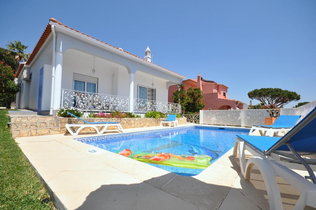 Well-Appointed Villa Is Situated In The Popular Resort Of Vilamoura Quarteira Dış mekan fotoğraf