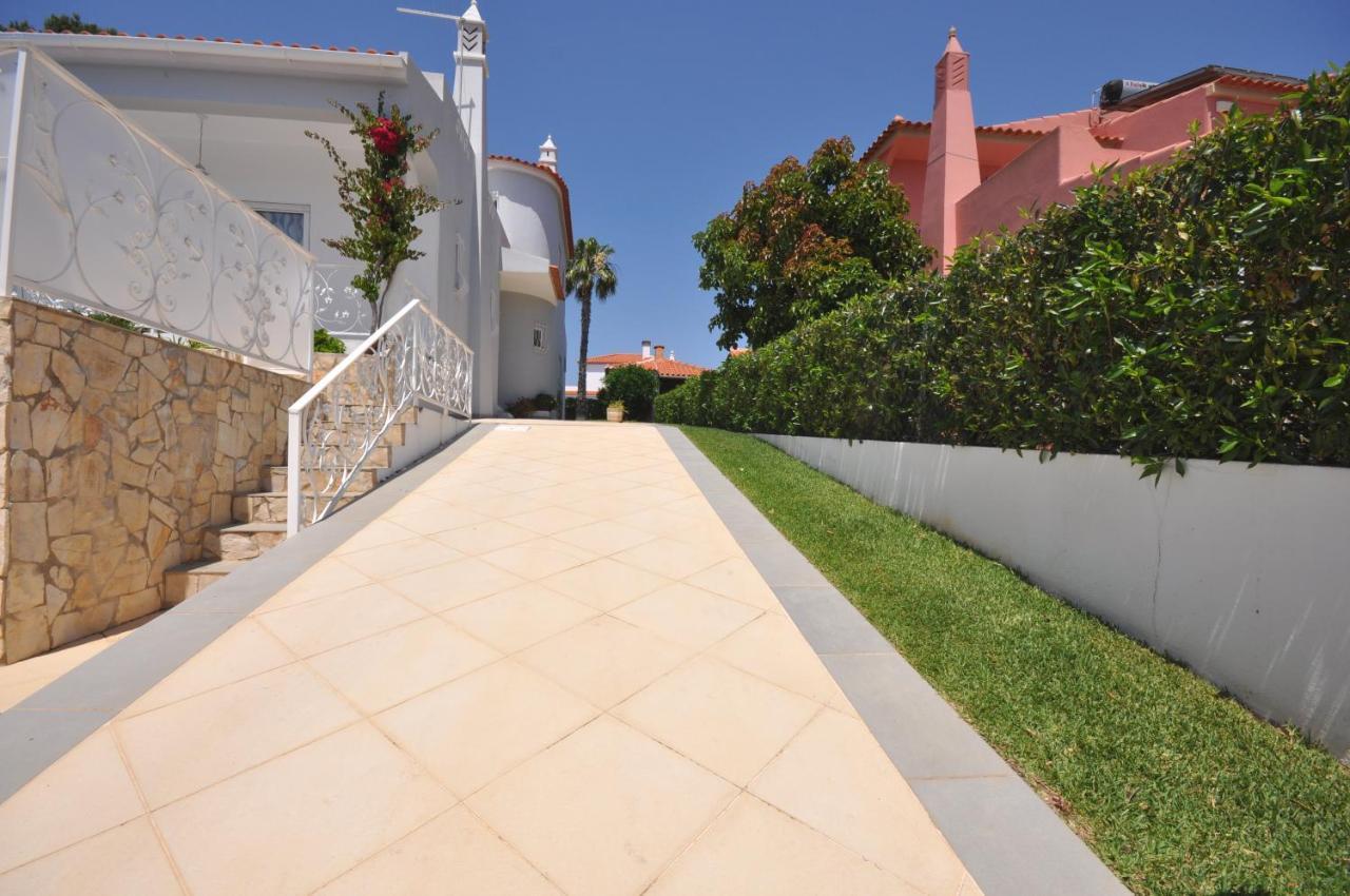 Well-Appointed Villa Is Situated In The Popular Resort Of Vilamoura Quarteira Dış mekan fotoğraf