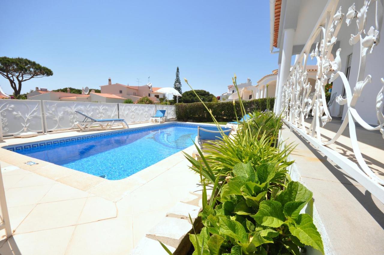 Well-Appointed Villa Is Situated In The Popular Resort Of Vilamoura Quarteira Dış mekan fotoğraf