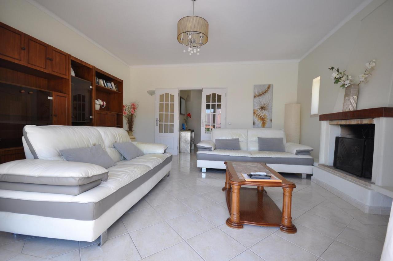 Well-Appointed Villa Is Situated In The Popular Resort Of Vilamoura Quarteira Dış mekan fotoğraf