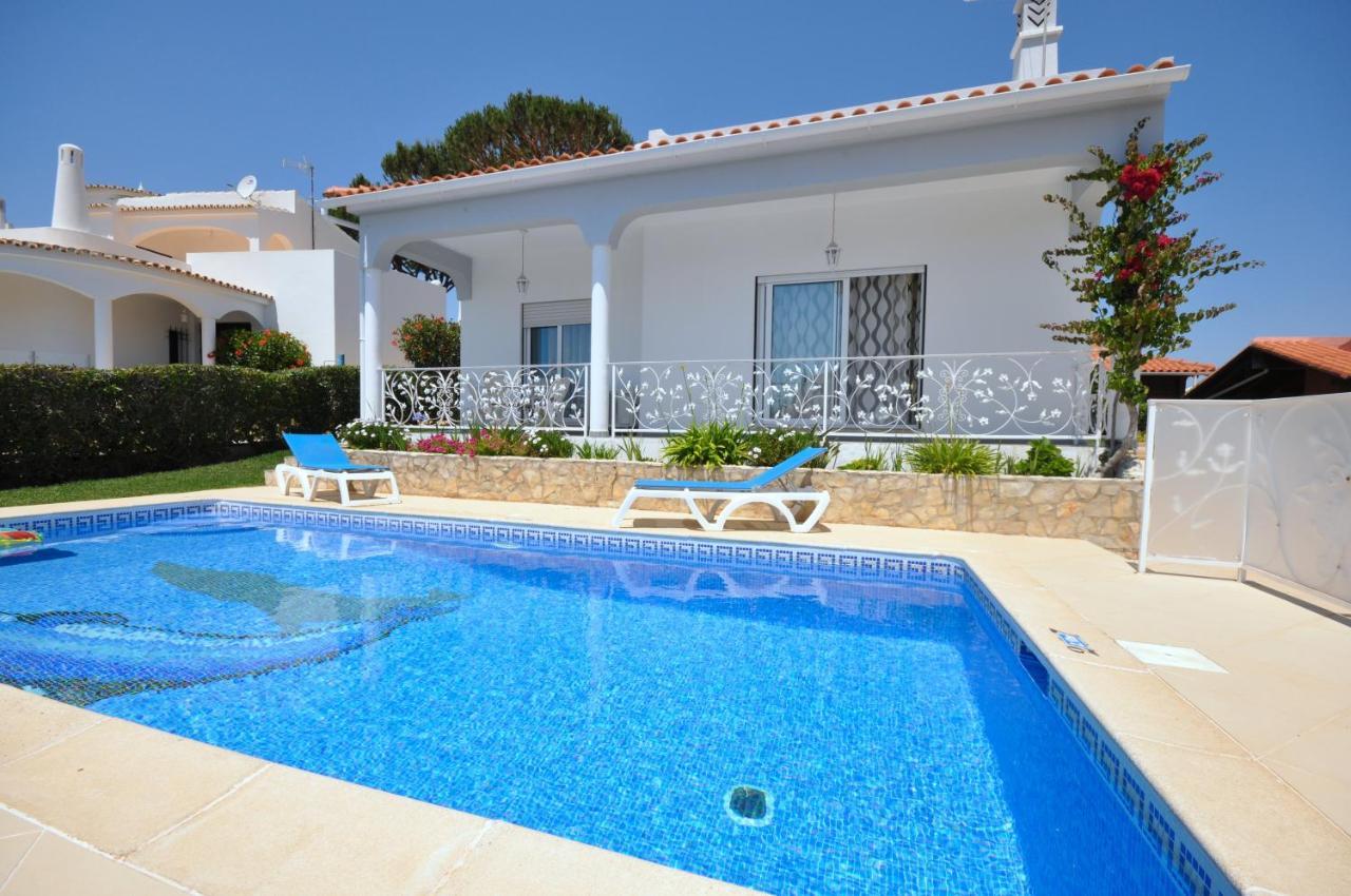 Well-Appointed Villa Is Situated In The Popular Resort Of Vilamoura Quarteira Dış mekan fotoğraf